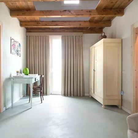 Zona Erchie Piccolo Sleeps 16 Pool Air Con